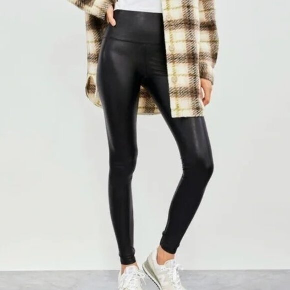 Aritzia Wilfred Free Women's Black Dalia Faux Leather Leggings M Stretch Vegan - Picture 3 of 10